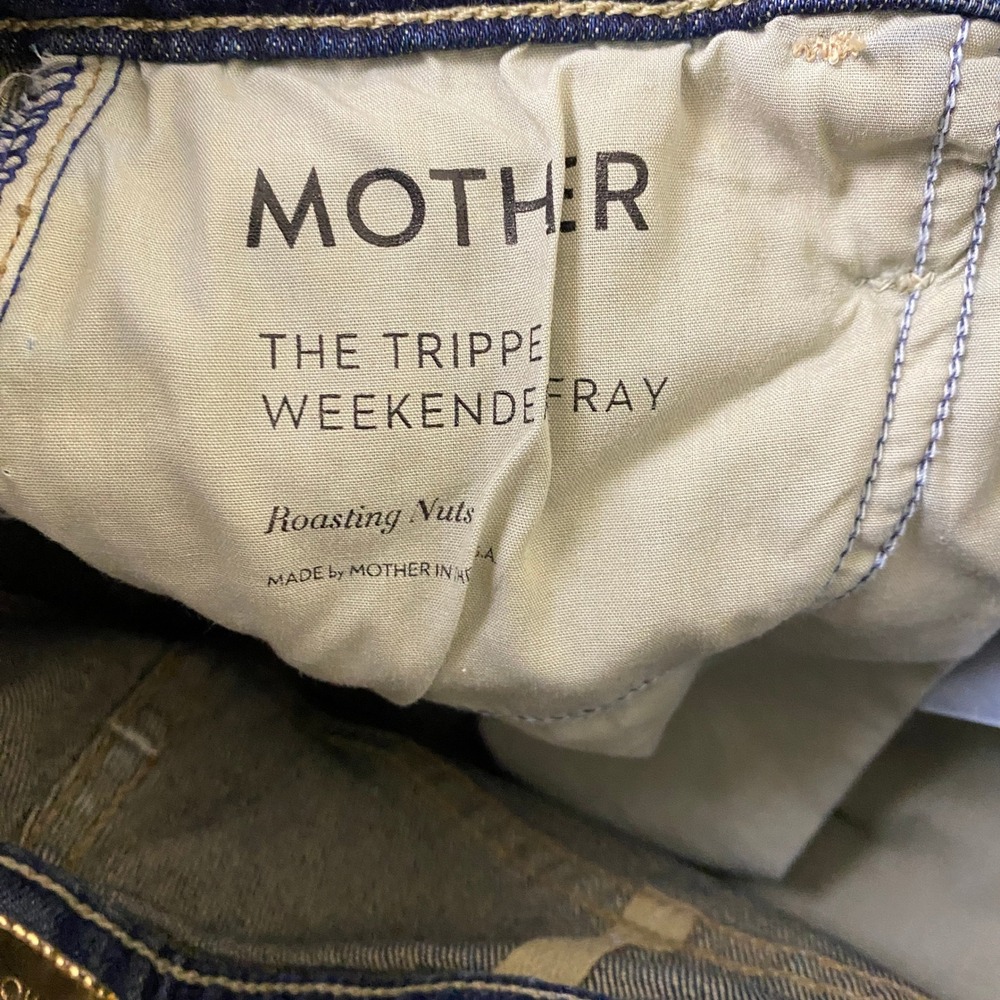 Mother The Tripper Weekender Fray Jeans Size 24 Roasting Nuts Flare Raw Hem - Picture 4 of 15